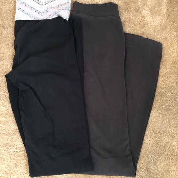 LEGGINGS AND YOGA PANTS! - Picture 3 of 5